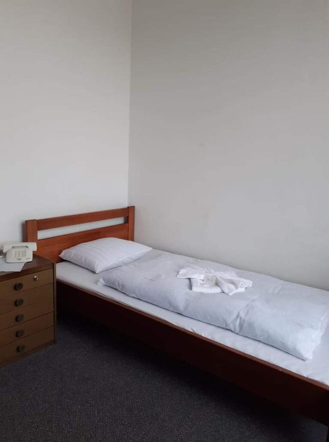 Hotel Apollo Valasske Mezirici Room photo